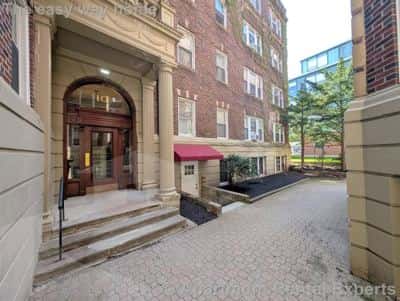 Studio 1 Bath Apartment 8