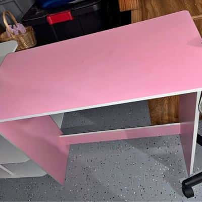 Pink desk 1