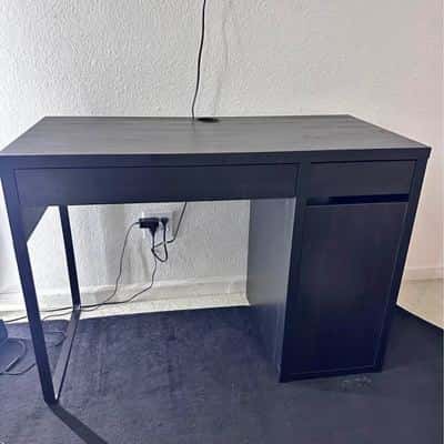 Desk for sell in great conditions 1