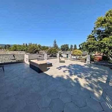 Private room for rent 1