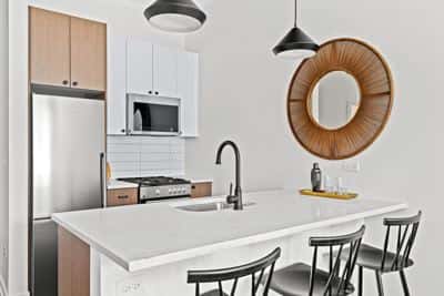 Studio for rent — 1131 W Winona St, Chicago 5