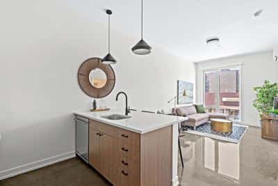 Studio for rent — 1131 W Winona St, Chicago 8