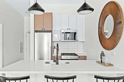 Studio for rent — 1131 W Winona St, Chicago 6
