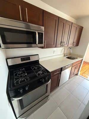 1 BR for rent — 111-14 76th Ave #412, Forest Hills 2