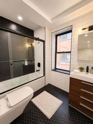 2 BR for rent — 595 Metropolitan Ave, Brooklyn 7