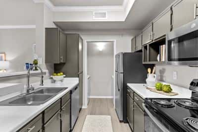 1 BR for rent — 12113 Metric Blvd, Austin 6