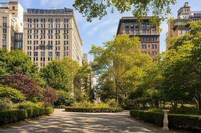 Studio for rent — 150 E 18th St, New York 5