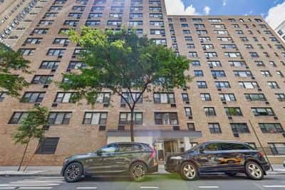 Studio for rent — 150 E 18th St, New York 3