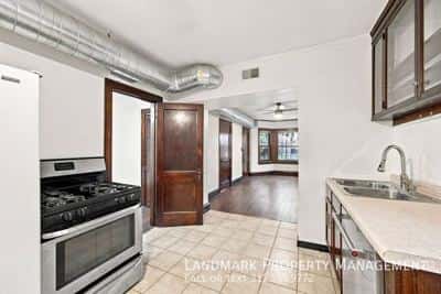 2 BR for rent — 2962 N Allen Ave #B, Chicago 5