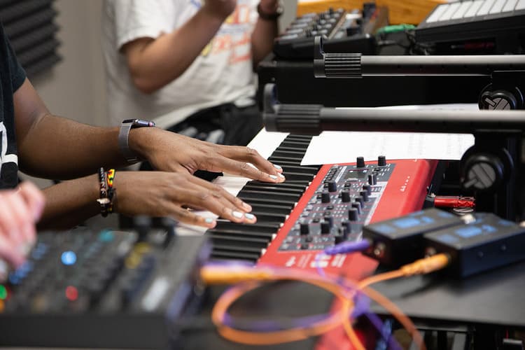 Contemporary Music and Digital Instruments Ensembles