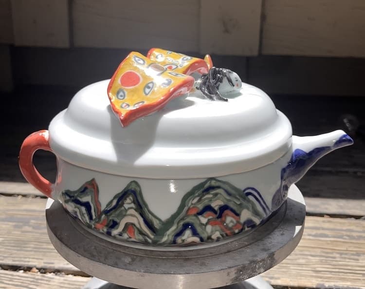 Reconfigurations of Trauma: Navigating Tensions and Contradictions of Multimodal Representations of Comfort Women Discourse