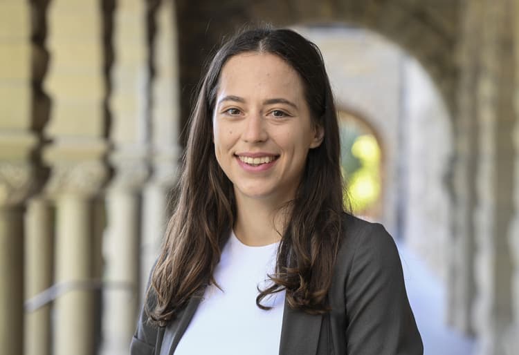 Hanna Folsz — Economic Retaliation and the Decline of Opposition Quality