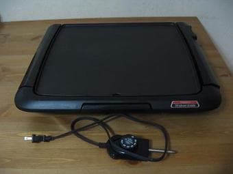 Presto Tilt'nDrain Cool Touch Griddle_$20 1