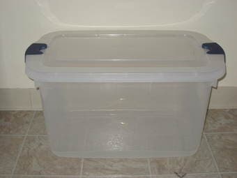 Plastic box _ $10/each 1