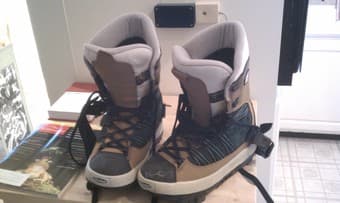 $100 for a snowboard + boots + bag 2