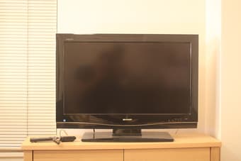 Sharp Aquos TV 32" 1080p (model LC-32GP1U) 1