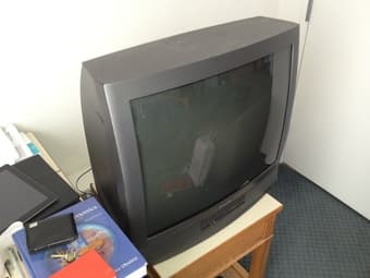 29" Philips TV with remote control, antenna and cable $20 1