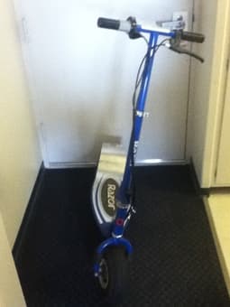 Razor E300 Electric Scooter 3