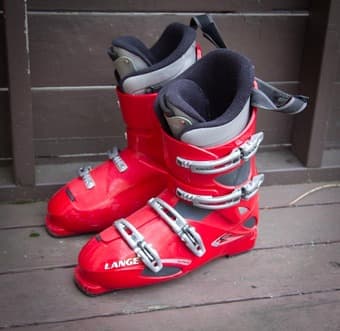Salomon Equipe 9100 9E 3S skis and Lange F6 ski boots ($20) 2