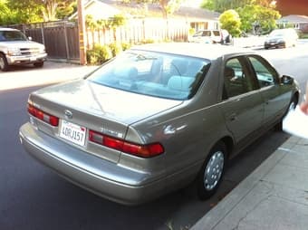 1999 Toyota Camry LE $3800 2