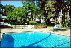 $1000, 3 weeks beautiful mountain view studio for sublet 1