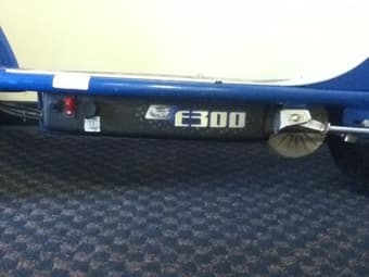 Very cool electric scooter E300 RAZOR : 230 OBO - Best ride on campus 2