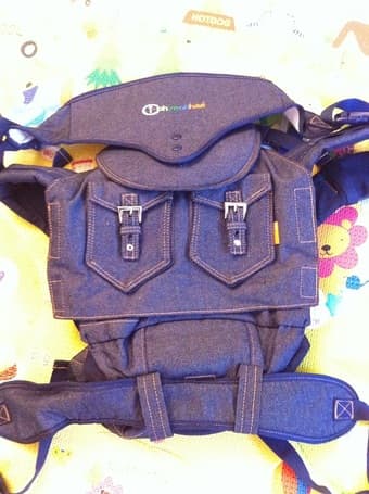 Baby Carrier + Baby Car Seat at 15$ 3