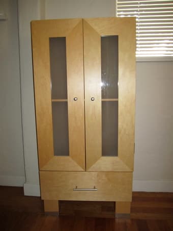 Cabinet-- perfect for the bathroom! $10 1