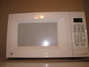 Small white microwave $25 1