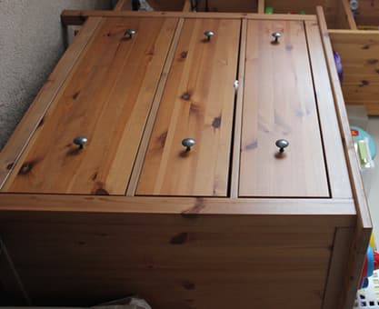 Three-drawer Wardrobe $15 1