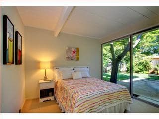2 Rooms in a large cozy 4 bedroom House Palo Alto. Available immediate 3