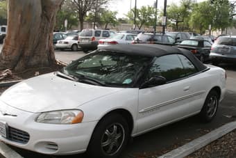 Moving Sale! 2001 Chrysler Convertible, clean title, new tires $3400! 1