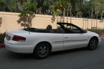 Moving Sale! 2001 Chrysler Convertible, clean title, new tires $3400! 2