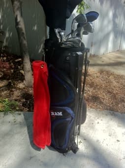 Men's Golf Clubs and Bag - Barely Used - Good for Beginner. 1