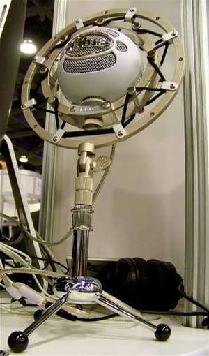 Snowball professsional USB microphone with shockwave 1