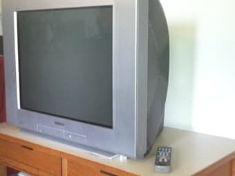 TV & REMOTE  $35 1