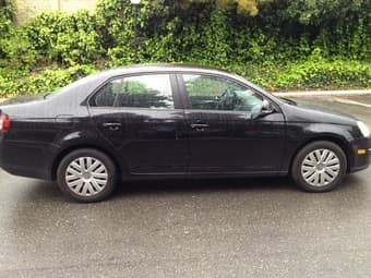 2010 VW Jetta, Auto-Transimission   $14,000 3
