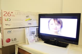 LG LED LCD TV 26" For sale still under warranty! Good Deal! 1