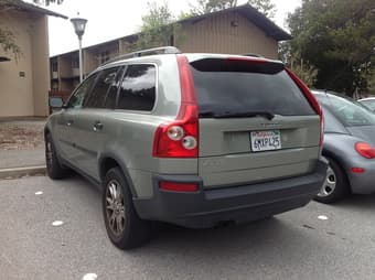 Moving Sale: Volvo XC-90 Excellent! 3