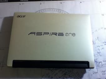 Acer Aspire One 533 Netbook - 170$ 1