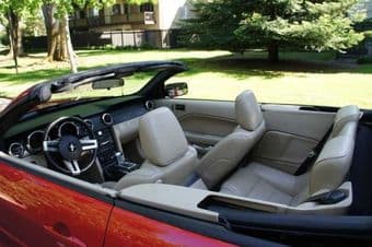 Ford Mustang 2006 Convertible $11,999 2
