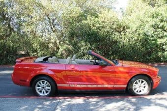 Ford Mustang 2006 Convertible $11,999 3