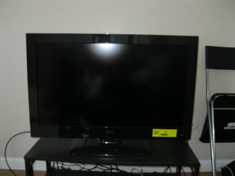 6 months old Haier 32 inch TV up for sale for $160 1