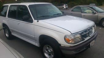 Ford Explorer 1997 - 2500 USD 2