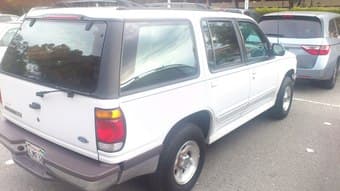 Ford Explorer 1997 - 2500 USD 3