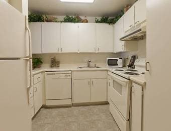 1 bedroom/ bath in 2BR/2BA 1021sqft apartment at Los Altos for $1200/m 3