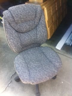 OFFICE CHAIR: $30 1