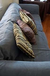 COMFY COUCH $50 1