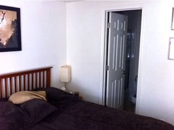 Room in Downtown Mountain View, Walk to Caltrain/Restaurants/Bars 2