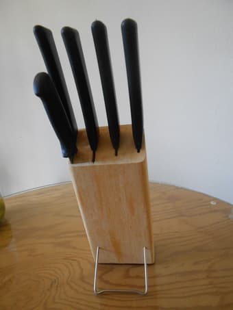 IKEA Kitchen Knife 5 and Kinfe rest  for Sale:   only $8 1